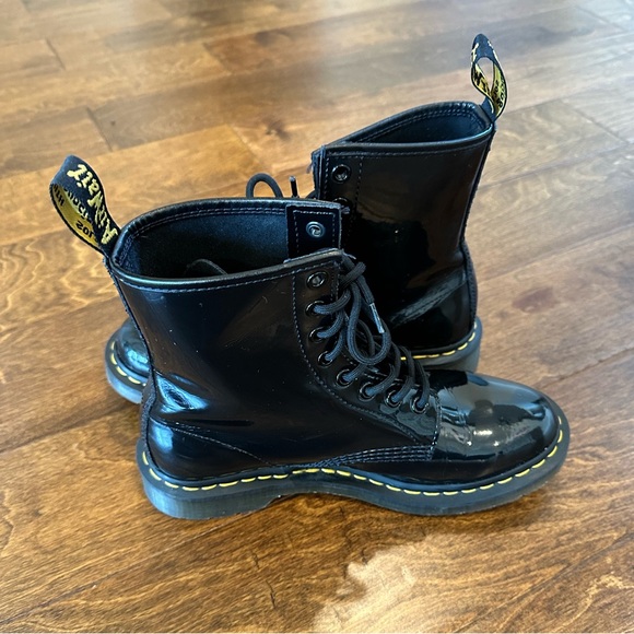 DR. MARTENS WOMEN’ lS 1460 W PATENT LEATHER BOOTS| SIZE 9| EXCELLENT CONDITION - Picture 6 of 9